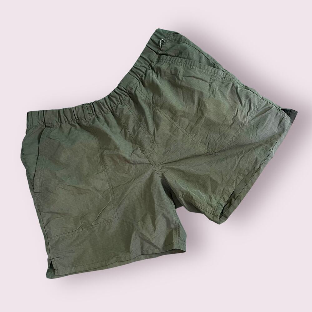 REI Green Flat Front Men's Shorts